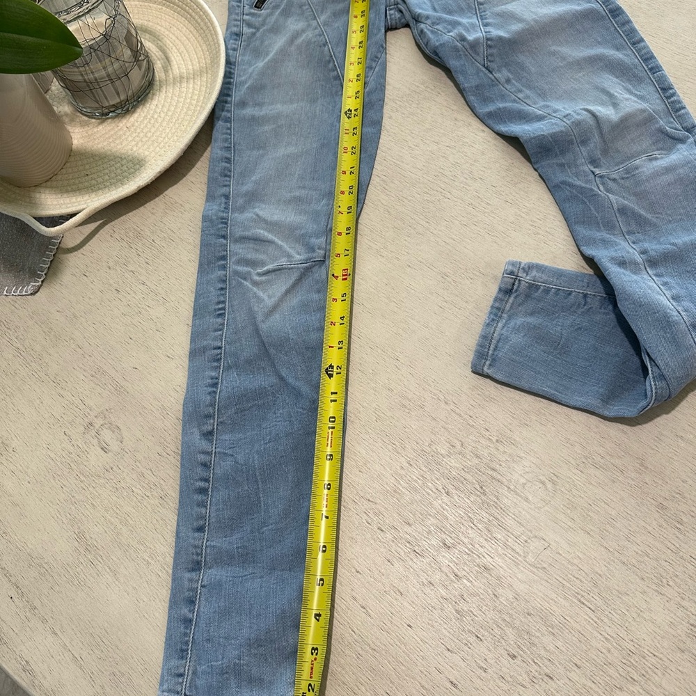 Guess Light Blue Skinny Jeans with Zipper Accents - Picture 8 of 10